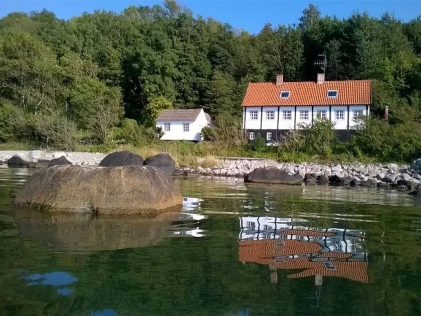Children-friendly house with sauna, barbeque & terrace | Sea view - Image 1