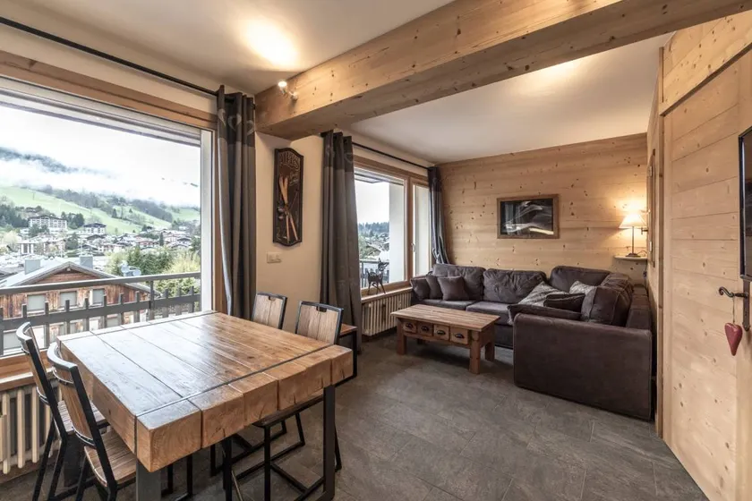Appartement de vacances entièrement équipé avec jardin | Vue ville | Près des pistes de ski - Image 1
