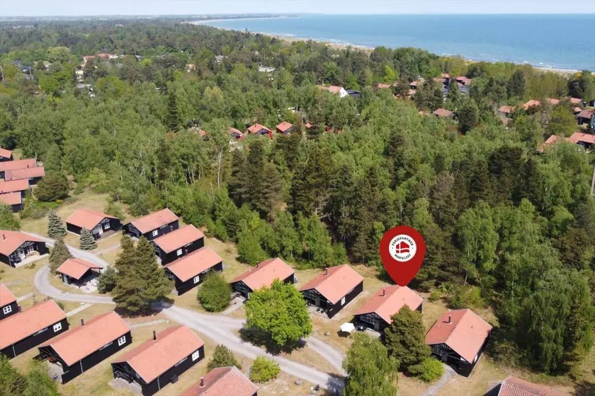 Holiday home with terrace | Close to the beach - Image 1