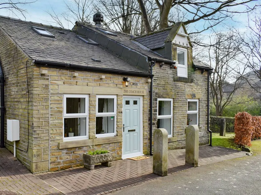 Cottage with garden - Image 1