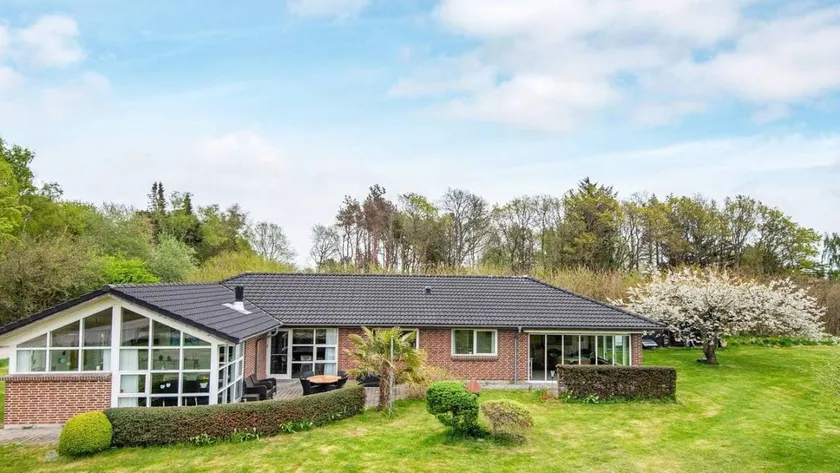 Pleasant holiday home with terrace & barbeque | Close to the beach | Pets are welcome - Image 1