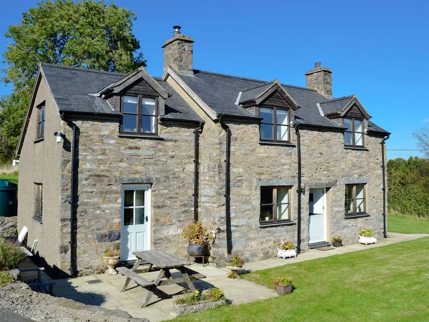 Child-friendly cottage with garden & barbecue | Pets are welcome - Image 1