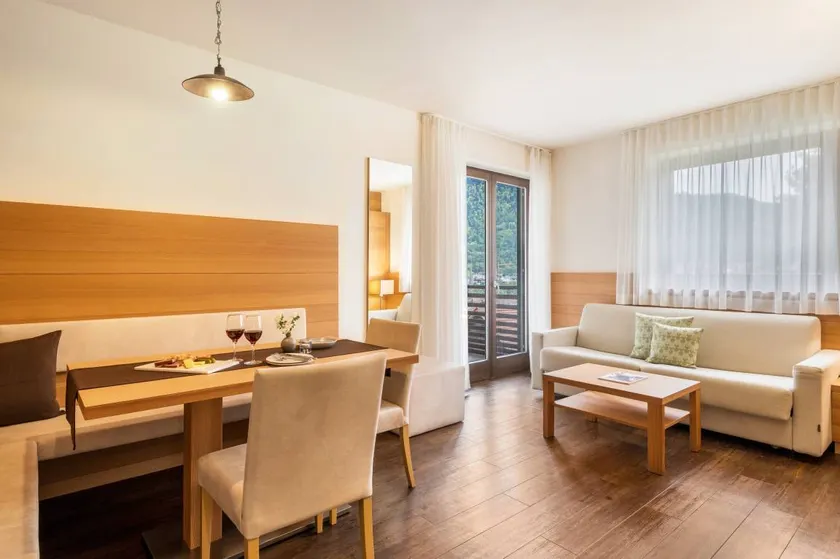 Apartamento 'Alagundis Pyropus' con vistas a la montaña, piscina compartida y Wi-Fi - Image 1