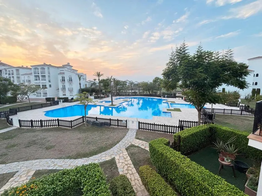 Voll ausgestattete tolle Ferienwohnung mit Terrasse, Pool und Whirlpool | Stadtblick | Haustiere sind willkommen - Image 1
