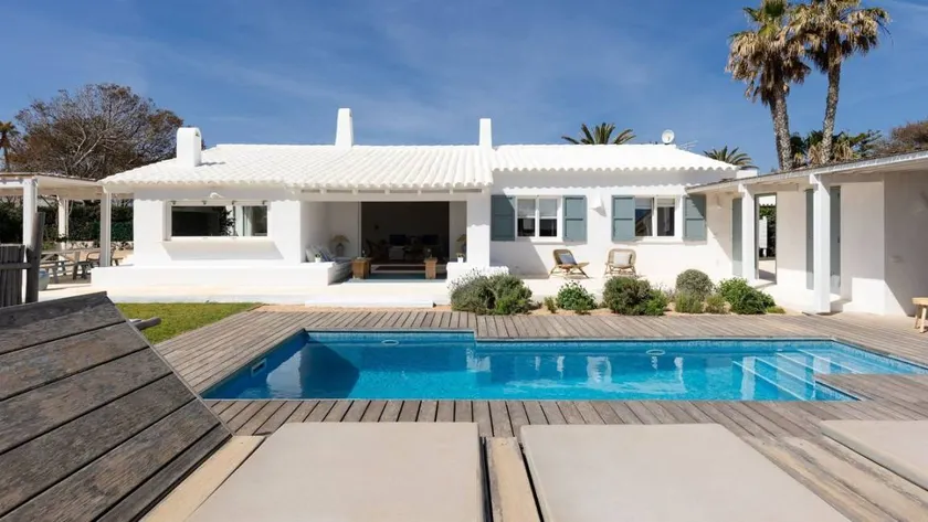 Apartment with sauna, pool & garden - Image 1