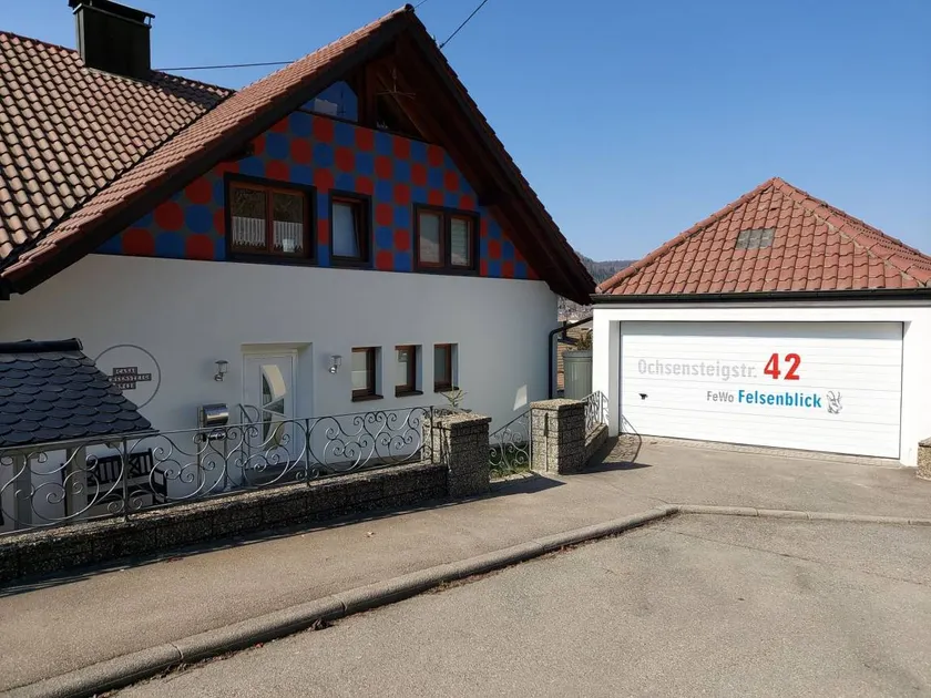 Fully equipped lovely flat with garden & pool | Garden view - Image 1