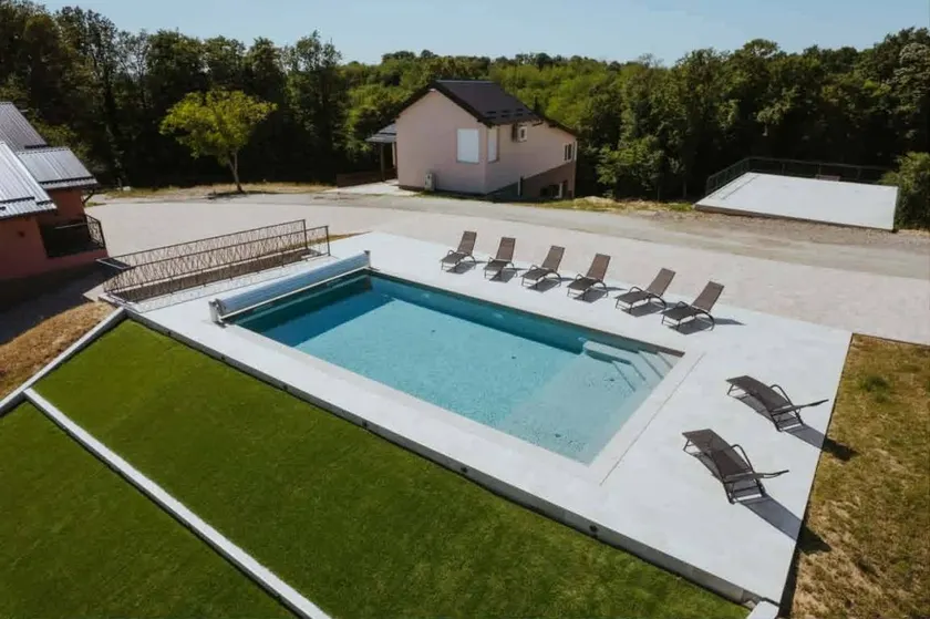 Ferienhaus mit beheiztem Pool, Grill und Terrasse - Image 1