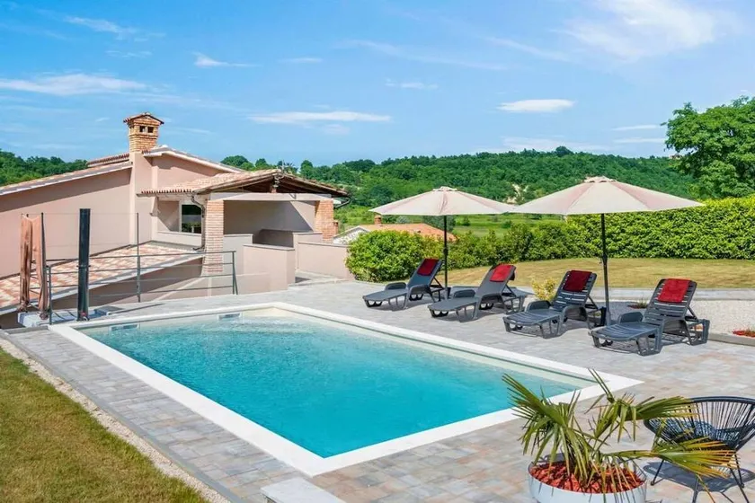 Voll ausgestattetes schönes Ferienhaus mit Garten und Grill - Image 1