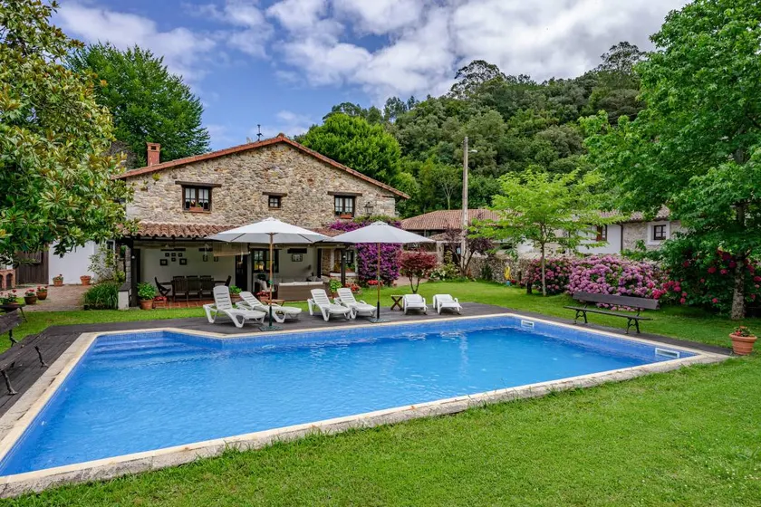 La Casa De Torre—Charming House with Pool in Ribadesella - Image 1