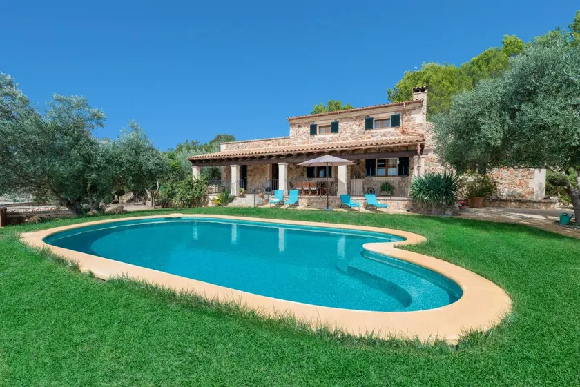 Villa with terrace, garden & BBQ - Image 1