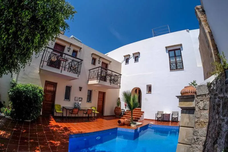 Calergi Residence - Image 1
