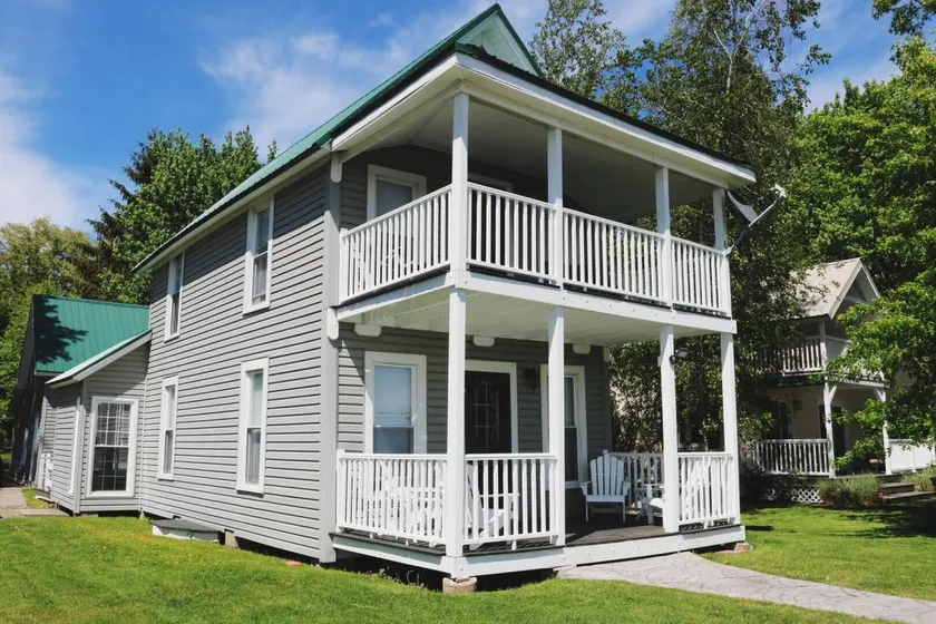 Bonita Lakefront Retreat - Image 1