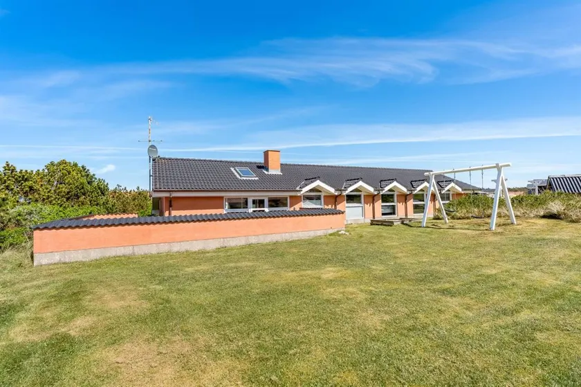 Family-oriented beautiful holiday home with terrace, private pool & jacuzzi - Image 1