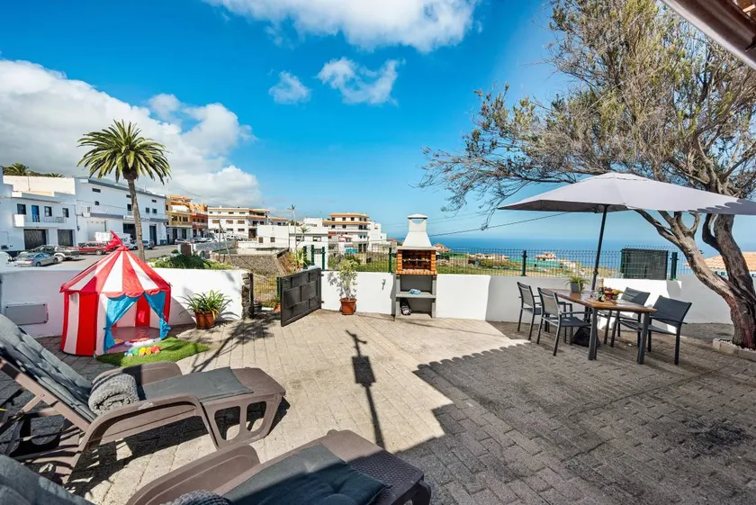 Beautiful holiday home with BBQ & terrace | Sea view | Good for workation | Pets allowed - Image 1