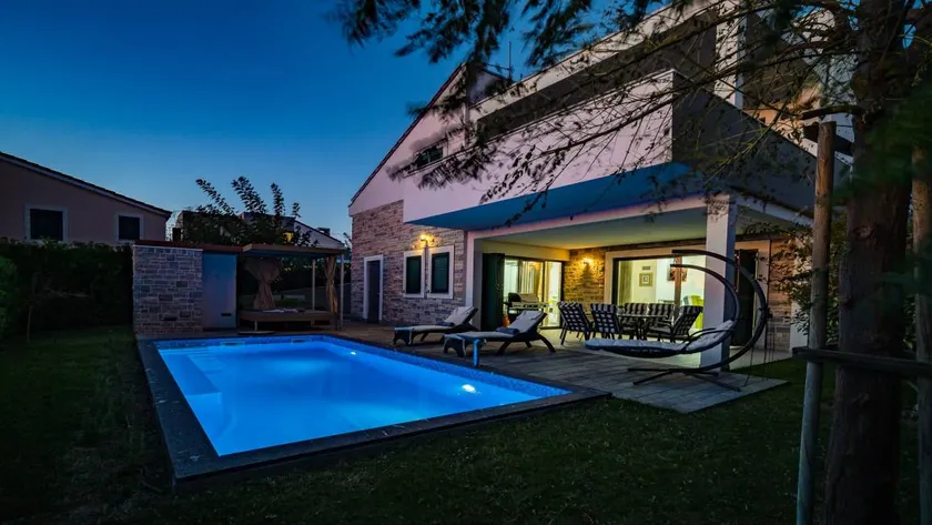 Fully equipped villa with terrace, garden & private pool | Sea view | Pets are welcome - Image 1