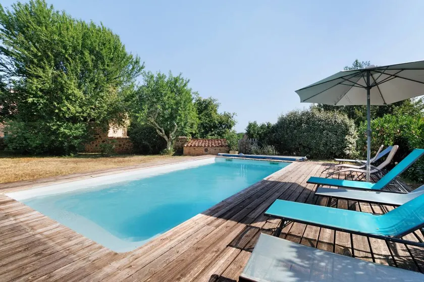 Ferienhaus „Gîte für 10 bis 12 Personen mit Pool“ und WLAN - Image 1