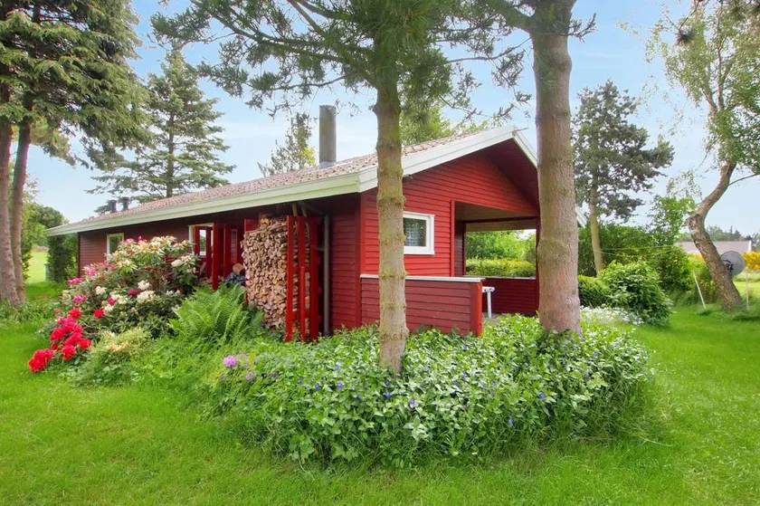 Fully equipped pleasant house with barbeque & terrace | Next to the beach - Image 1