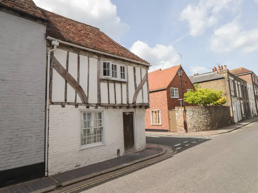 Children-friendly lovely cottage with garden - Image 1