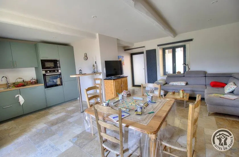 Gite with BBQ, garden & terrace - Image 1