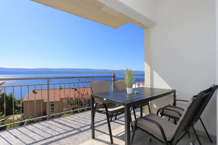 Pleasant flat with BBQ & terrace | Sea view | Close to the beach | Dogs allowed - Image 1