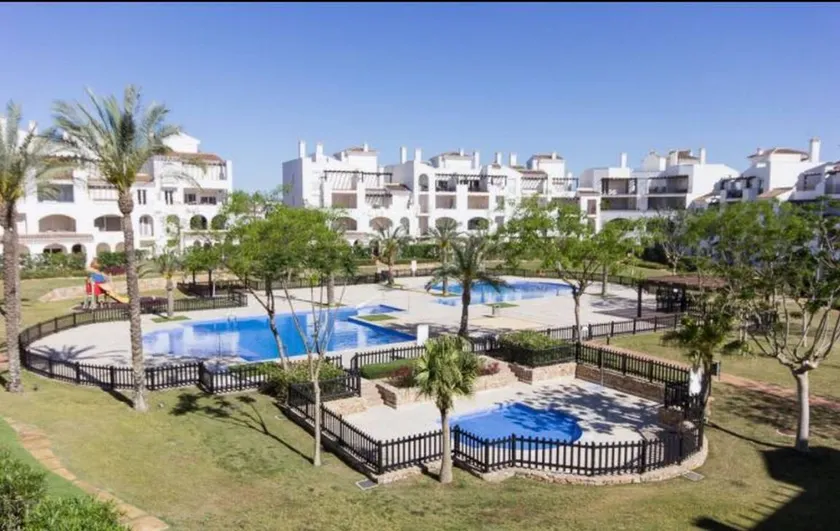 Appartement de vacances avec jardin, piscine et terrasse - Image 1
