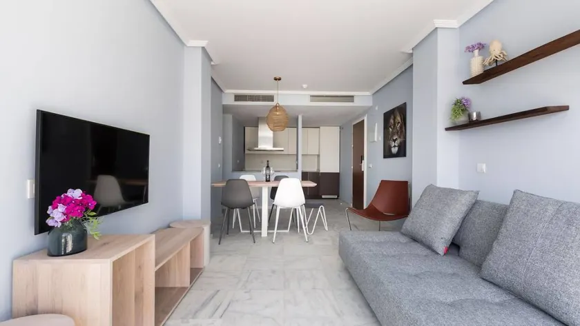 Holiday apartment with garden, terrace & pool - Image 1