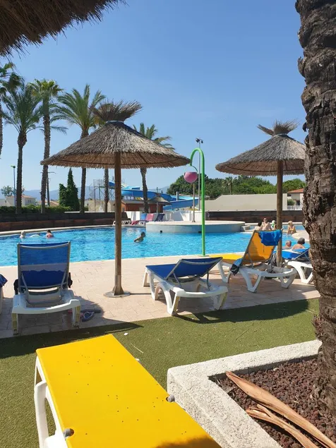 Nice holiday home with terrace, pool & barbecue - Image 1