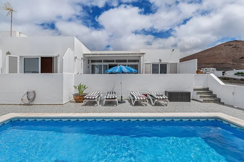 Holiday home with private pool & terrace | Mountain view - Image 1