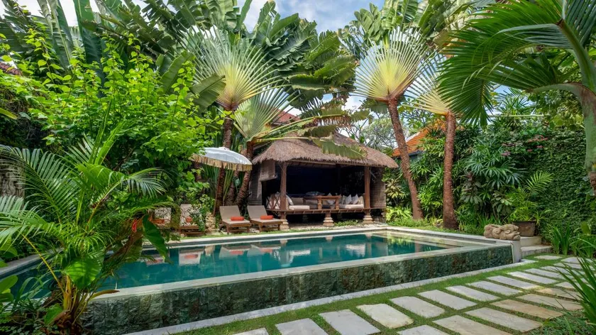 Villa with private pool, terrace & garden | Next to the beach - Image 1