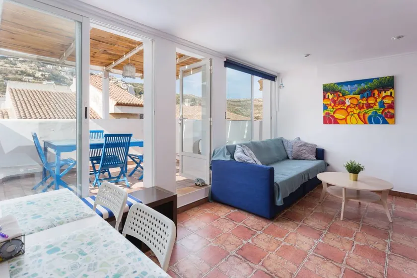 Charmante Wohnung mit Terrasse | Bergblick | Nah am Strand - Image 1