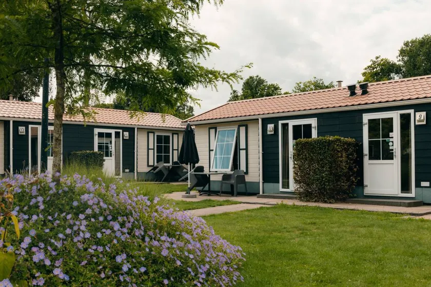 Holiday park with garden, terrace & pool - Image 1