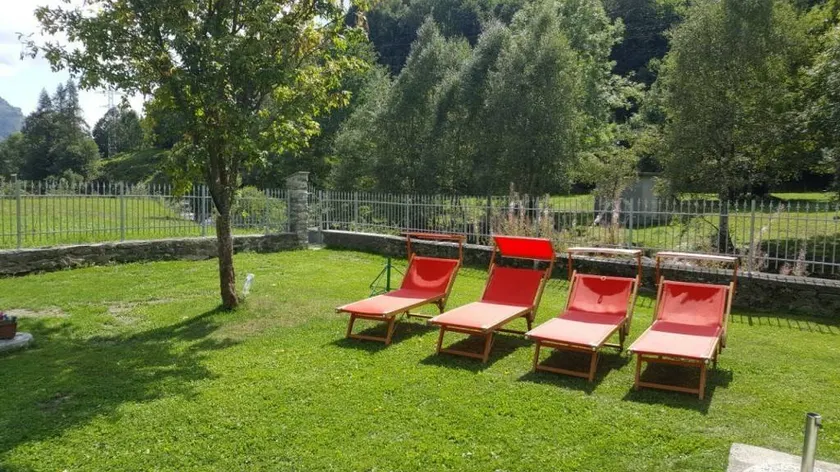 Chalet with garden - Image 1