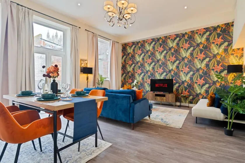 Pleasant flat with terrace - Image 1