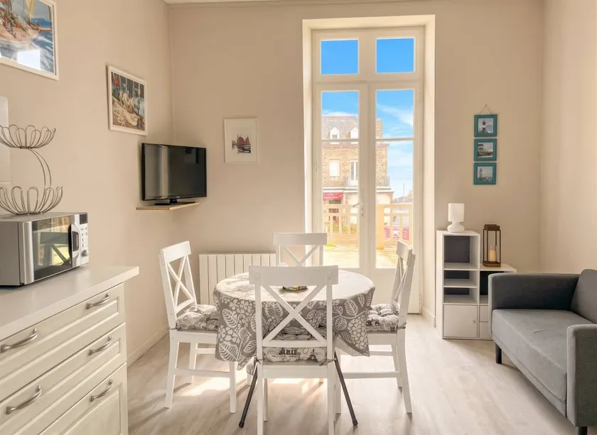 Holiday apartment with terrace | Sea view - Image 1