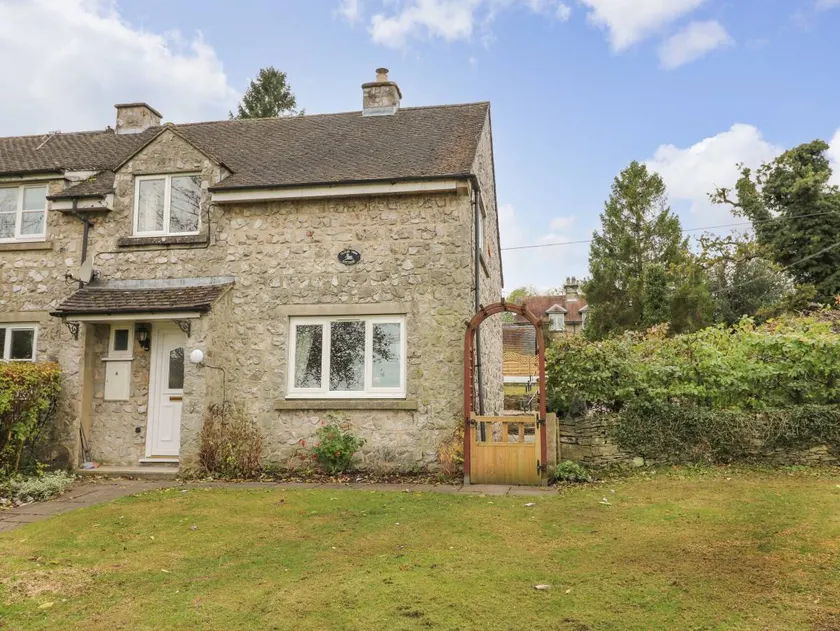 Family-oriented cottage with garden | Pet-friendly - Image 1