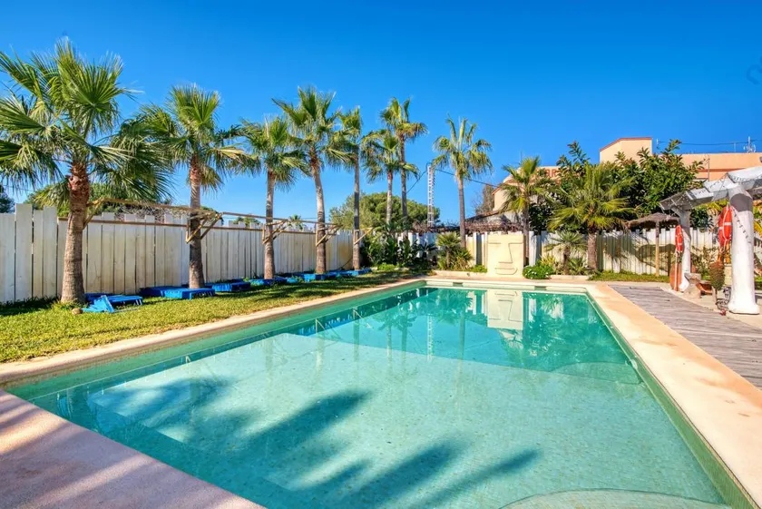 Children-friendly pleasant apartment with pool, garden & BBQ | Garden view | Close to the beach - Image 1