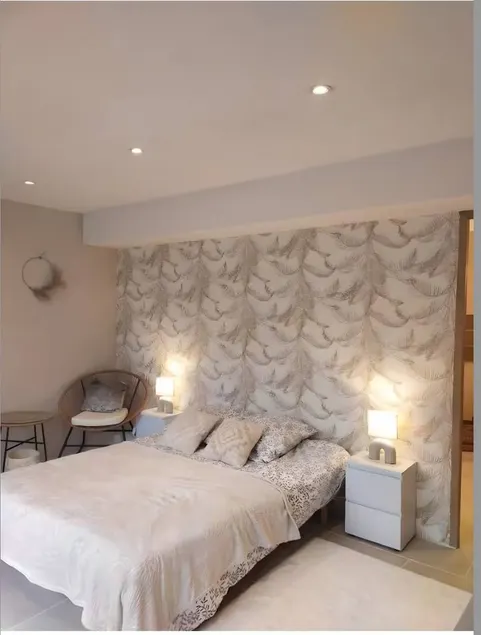 Bed and Breakfast 'Chambre D'hôte Vue Sur Étang' with Shared Pool, Shared Terrace and Wi-Fi - Image 1