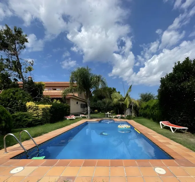 Voll ausgestattetes Ferienhaus mit Grill, Pool und Terrasse | Strandblick | Neben dem Strand | Ideal für Homeoffice - Image 1