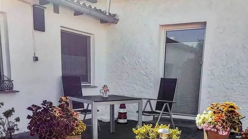 Apartment with BBQ, garden & terrace - Image 1