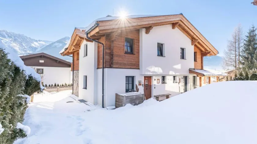 Holiday home with terrace, garden & sauna - Image 1