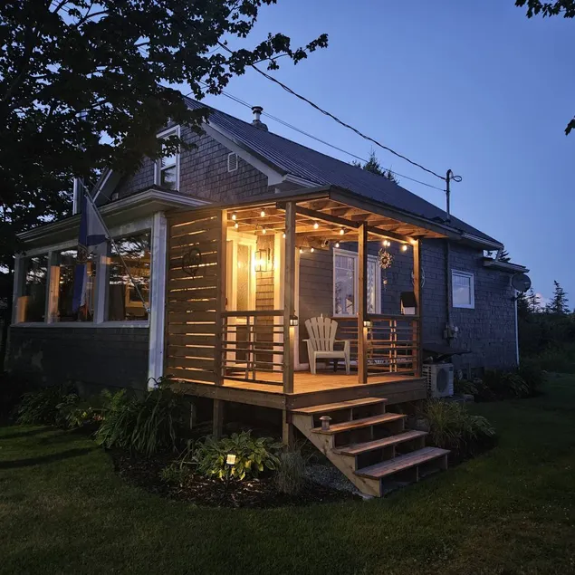 Holiday home with garden & BBQ - Image 1