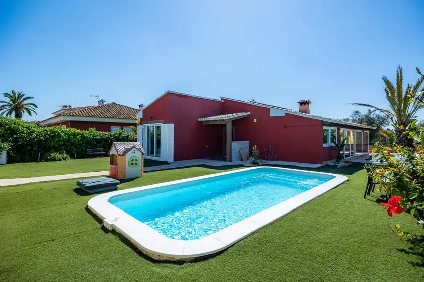 Villa 'Conchita' with Private Pool, WiFi, and Air Conditioning - Image 1