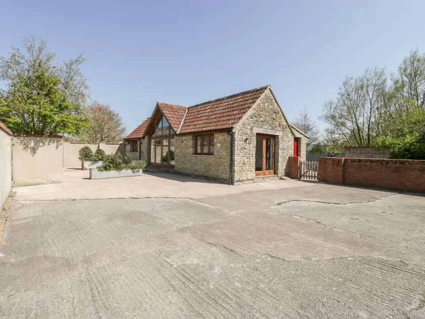 Cottage with garden & barbecue - Image 1