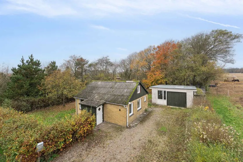Villa with BBQ & garden - Image 1