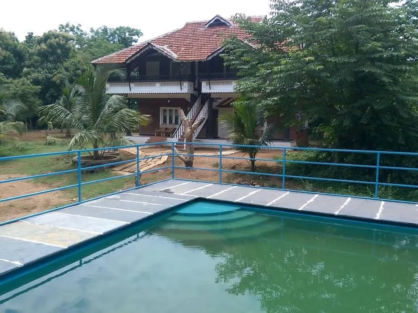 Dedicated room with barbecue, garden & pool | Nature view - Image 1