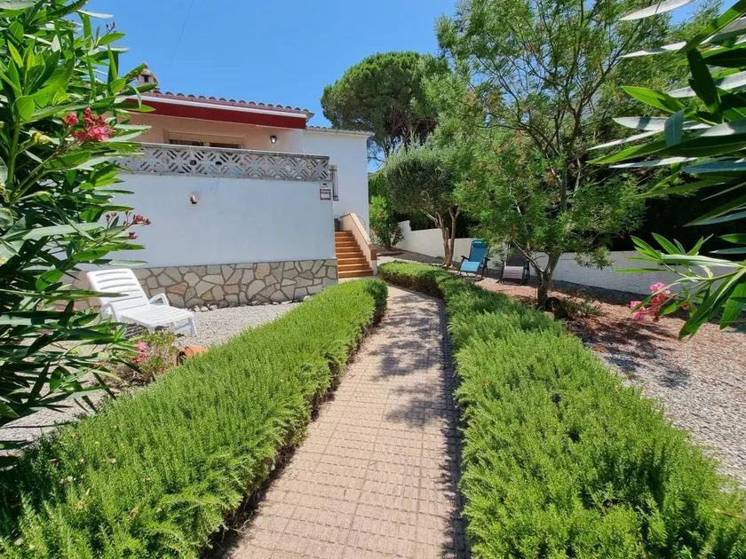 Spacious house in L'Escala, near the beach, ideal for families - Image 1