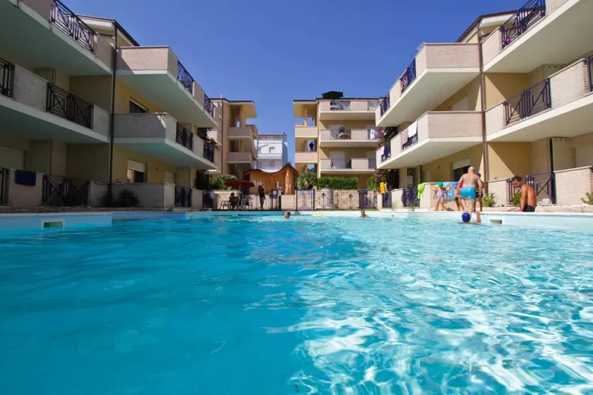 Flat with pool | Beach view | Close to the beach | Pets allowed - Image 1
