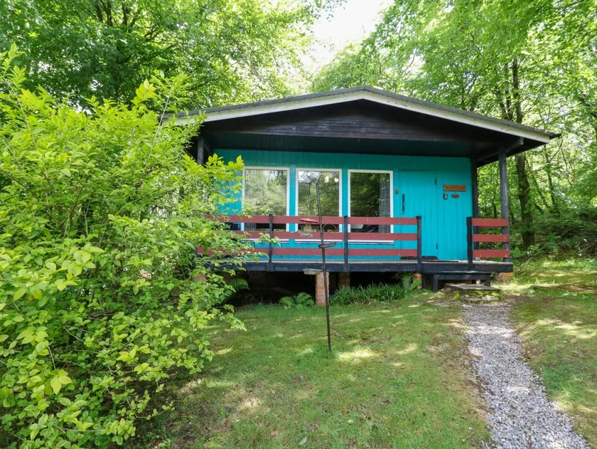 Cottage with garden - Image 1