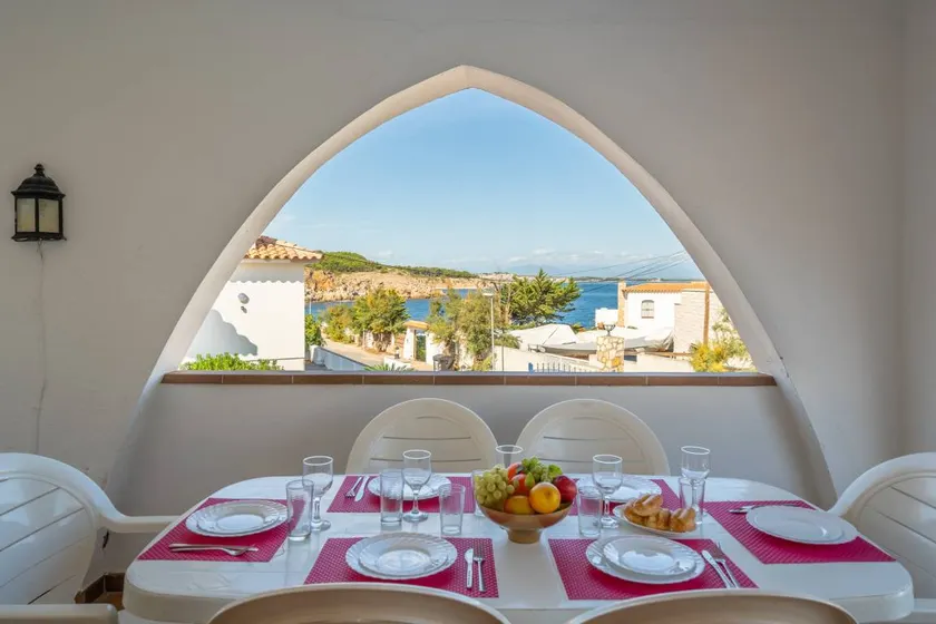 Villa with private pool, BBQ & terrace - Image 1