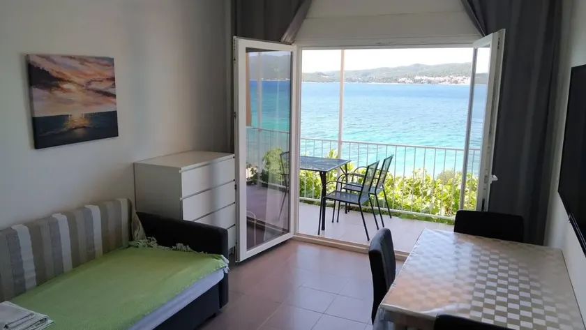 Holiday apartment with BBQ | Sea view - Image 1